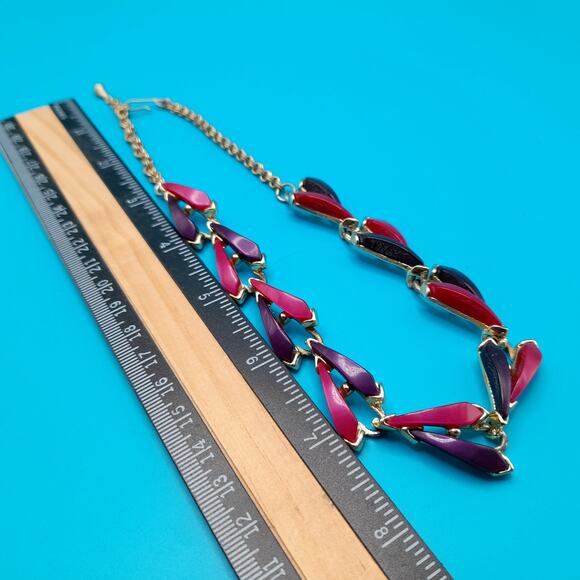 Vintage Red Purple Lucite Choker Necklace, Gold Tone, Mid-Century Modern - Picture 9 of 10